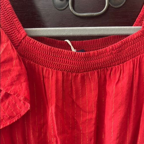 NWT Universal Thread Top - Picture 2 of 2